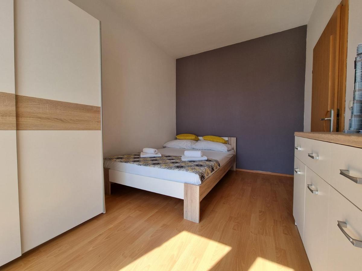 Apartment Wallot Novalja Eksteriør bilde